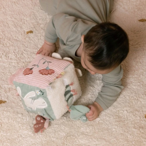 Little Dutch Activity Cube Flowers & Butterflies 5 Little Dutch Activity Cube Flowers & Butterflies - Image 3
